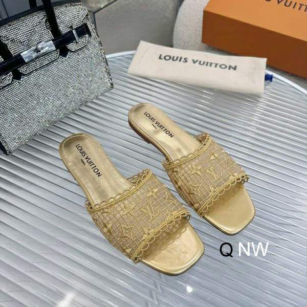 Picture of Louis Vuitton Slippers _SKULVsz35-40NW0404446